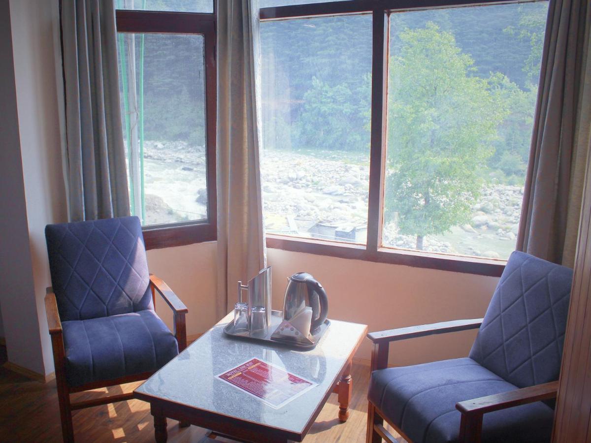 Hotel Link Way-A Riverside Hotel Манали Номер фото